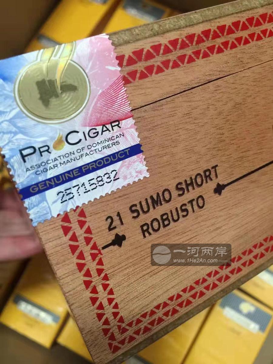 拉奥罗拉107系列罗布图短支21支木盒